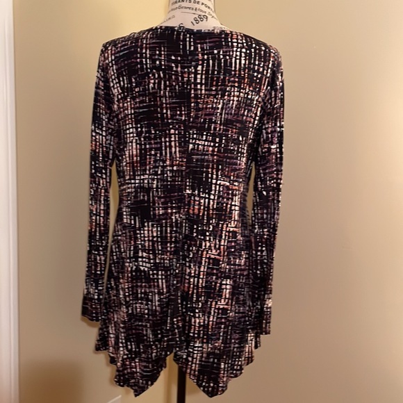 V-neck Top - Picture 4 of 6